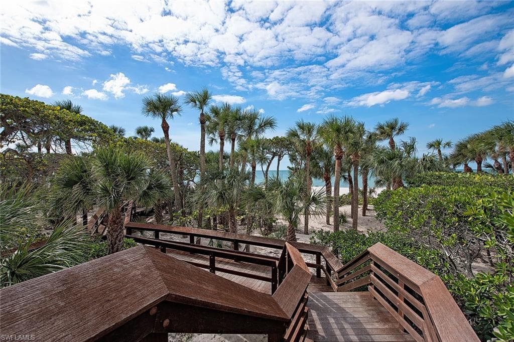 8665 Bay Colony Dr Ph2004, Naples, FL 34108-20