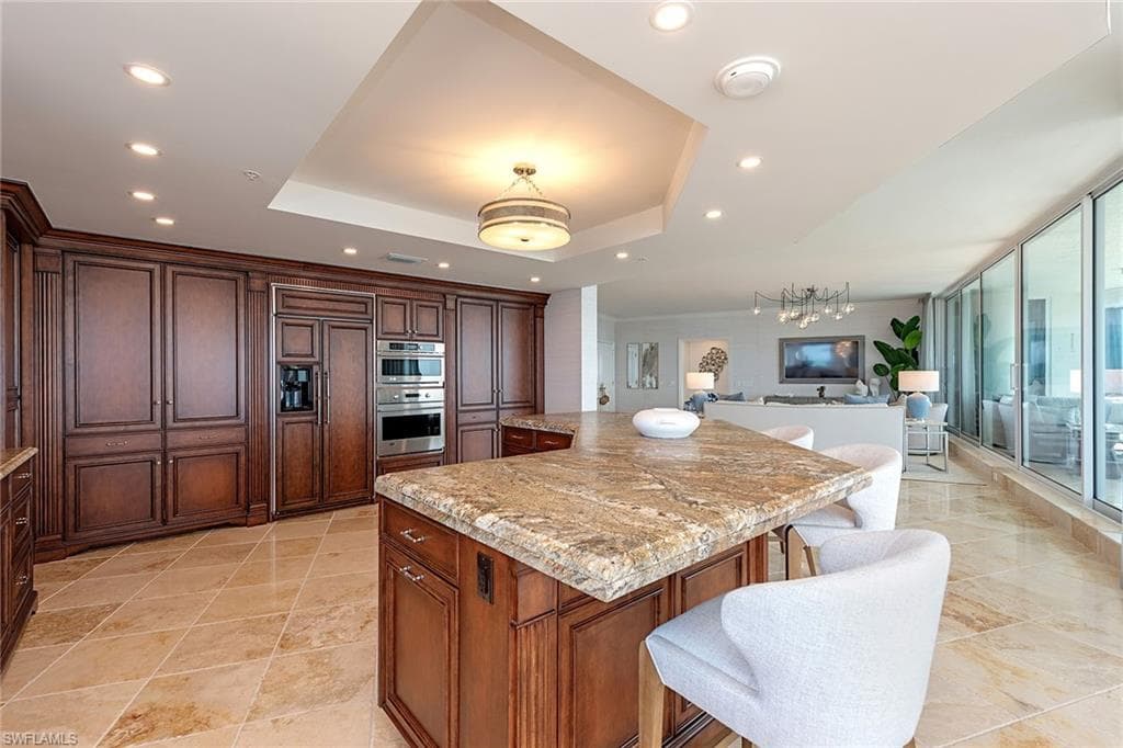 8665 Bay Colony Dr Ph2004, Naples, FL 34108-3