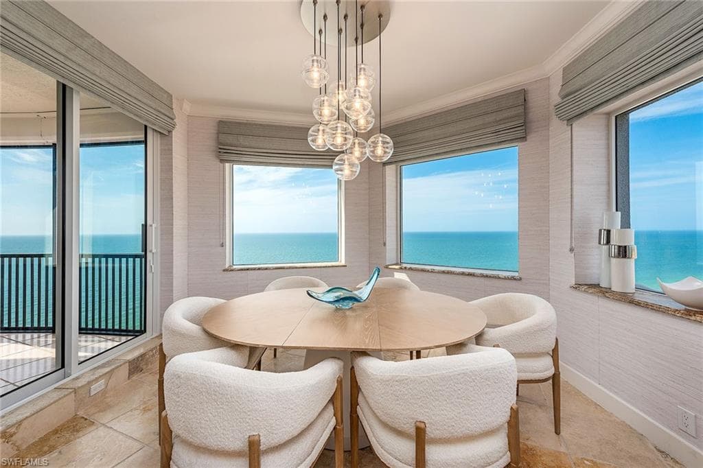 8665 Bay Colony Dr Ph2004, Naples, FL 34108-6