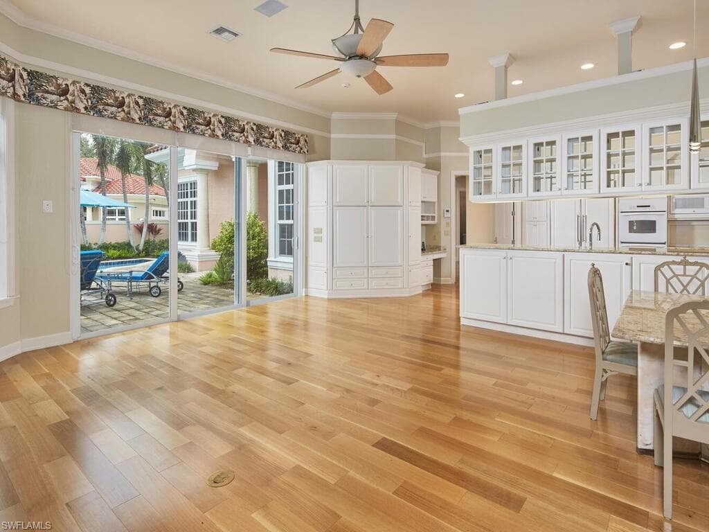7091 Verde Way, Naples, FL 34108-9