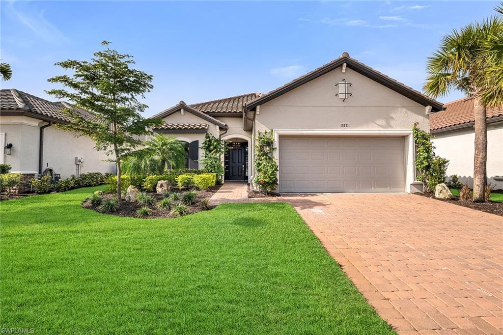 15271 Arpino Ct, Naples, FL 34114-1