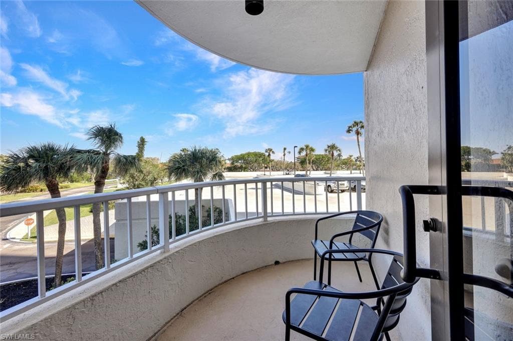 440 Seaview Ct 203, Marco Island, FL 34145-9