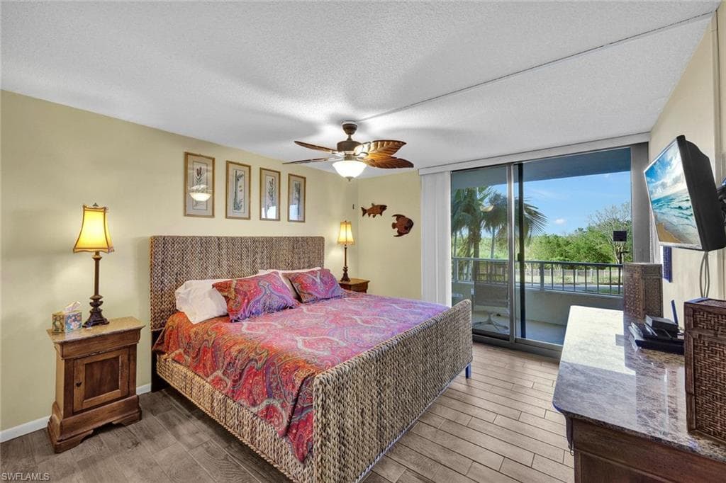 440 Seaview Ct 203, Marco Island, FL 34145-15