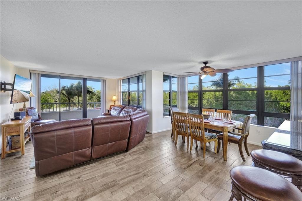 440 Seaview Ct 203, Marco Island, FL 34145-1