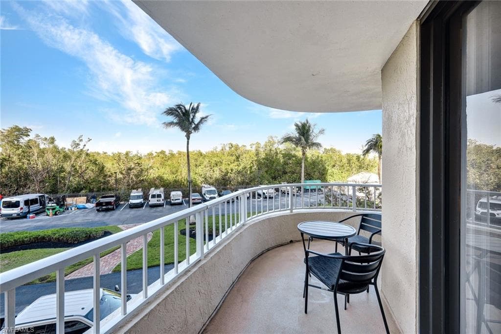 440 Seaview Ct 203, Marco Island, FL 34145-24