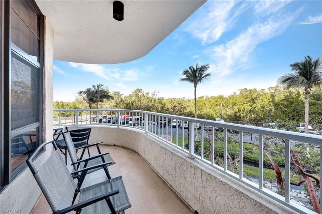 440 Seaview Ct 203, Marco Island, FL 34145-25