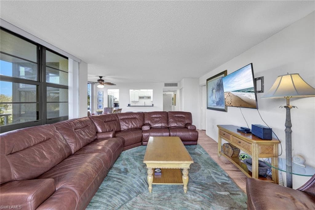 440 Seaview Ct 203, Marco Island, FL 34145-3
