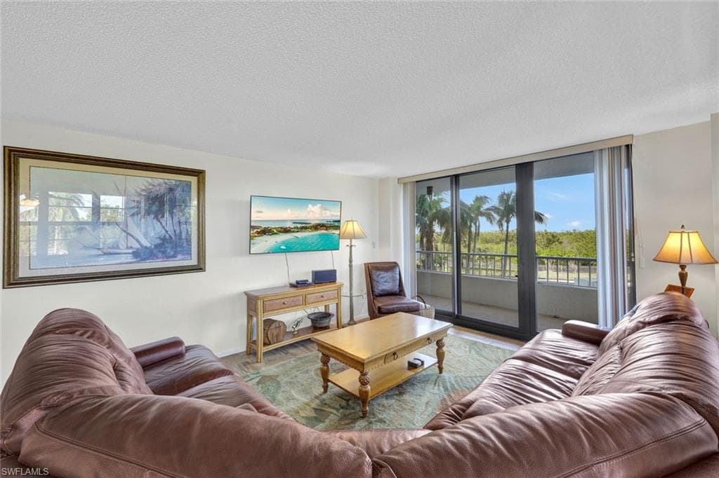 440 Seaview Ct 203, Marco Island, FL 34145-4
