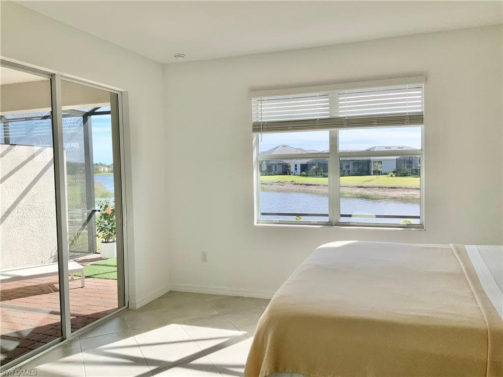 2011 Vermont Ln, Naples, FL 34120-13