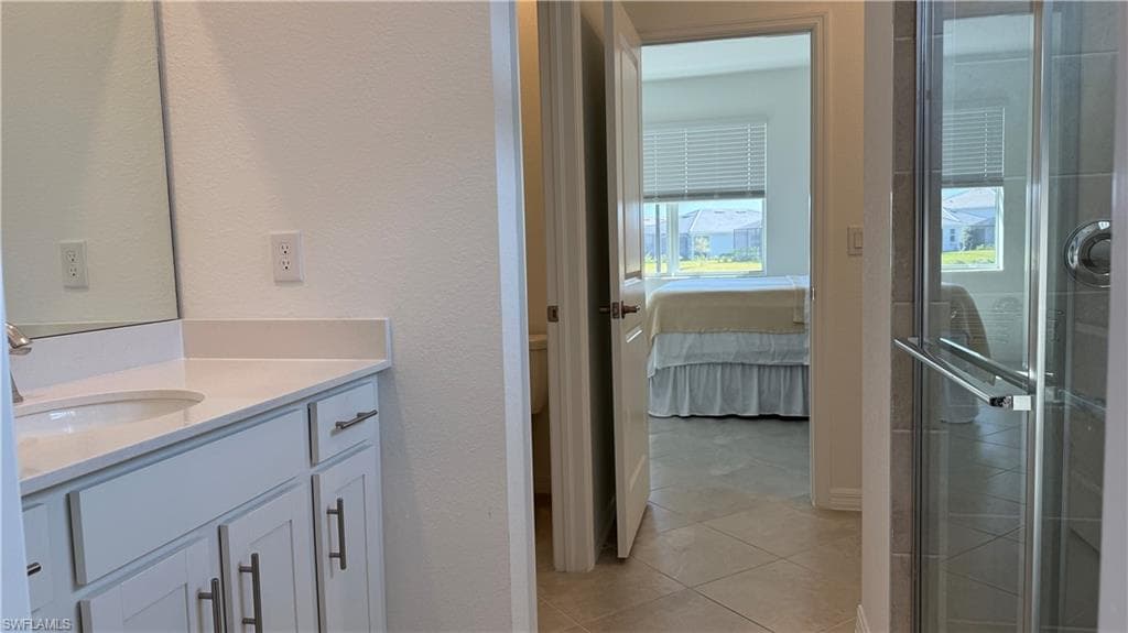 2011 Vermont Ln, Naples, FL 34120-15
