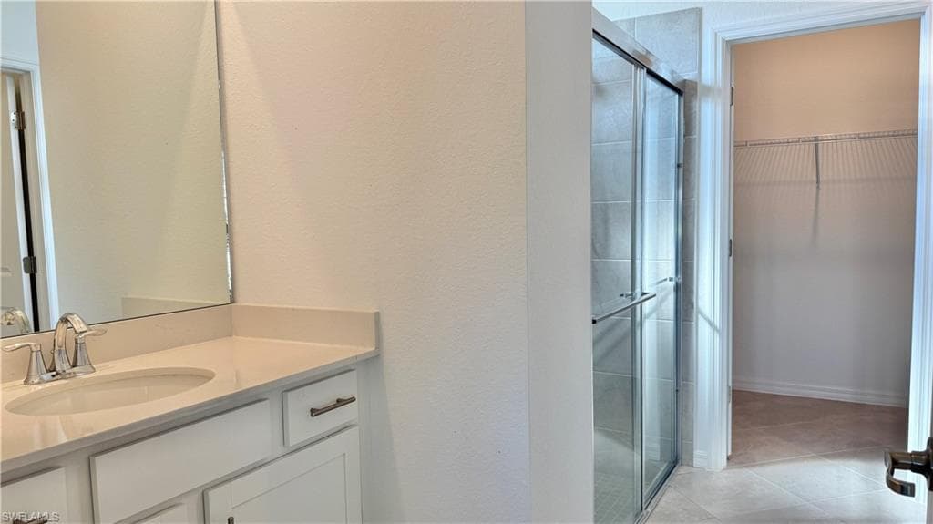 2011 Vermont Ln, Naples, FL 34120-18