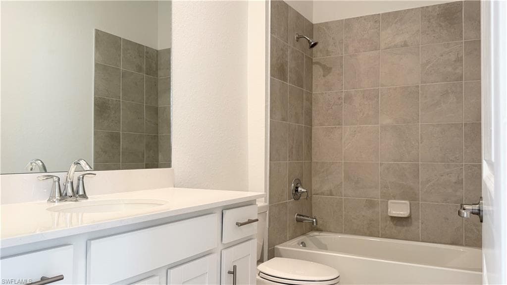 2011 Vermont Ln, Naples, FL 34120-22