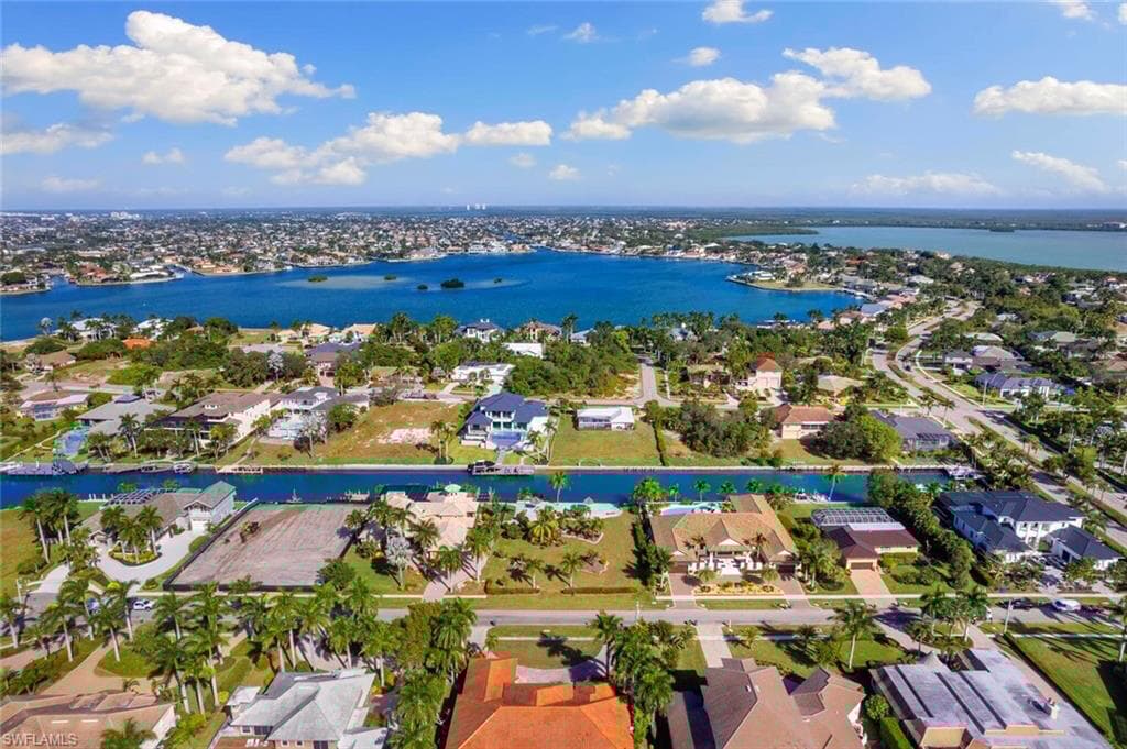 1668 Mcilvaine Ct, Marco Island, FL 34145-9