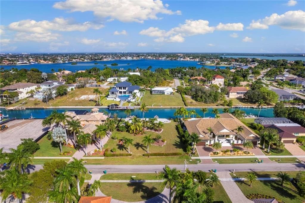 1668 Mcilvaine Ct, Marco Island, FL 34145-11