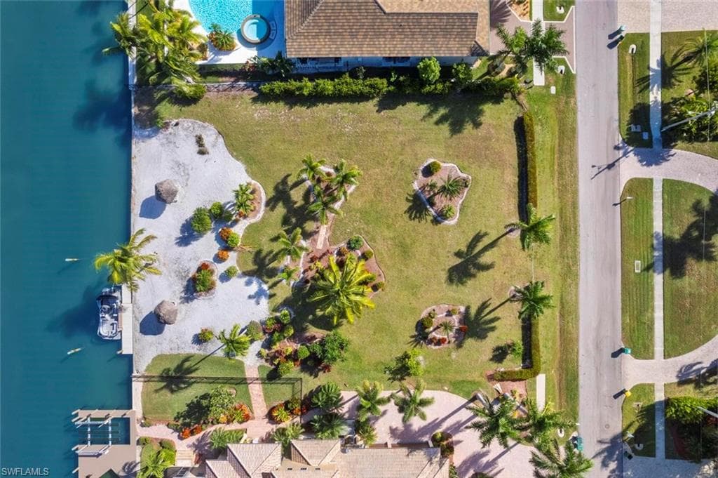 1668 Mcilvaine Ct, Marco Island, FL 34145-12