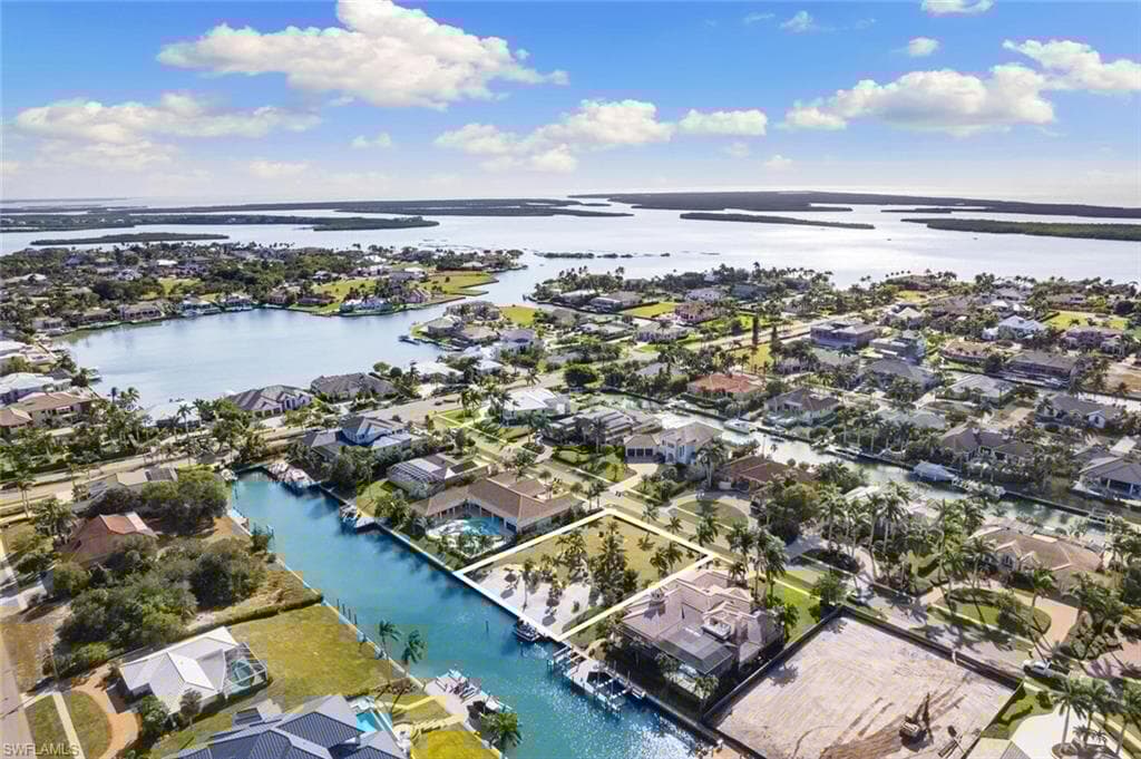 1668 Mcilvaine Ct, Marco Island, FL 34145-3