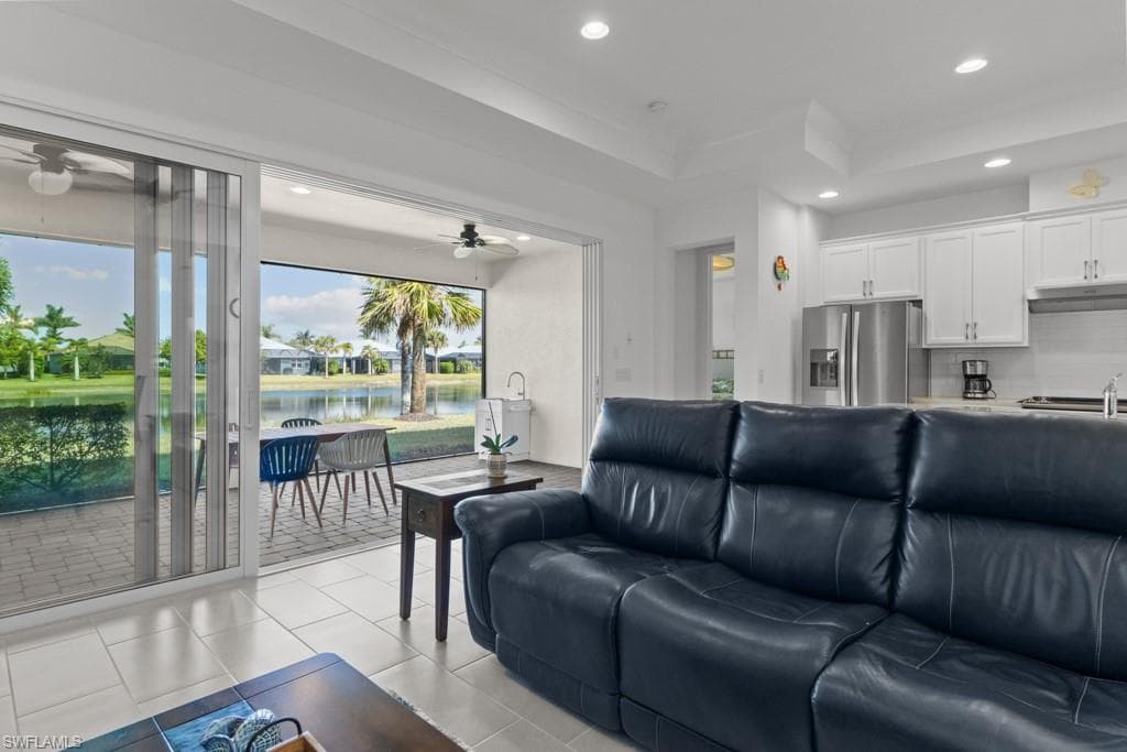 14540 Topsail Dr, Naples, FL 34114-15