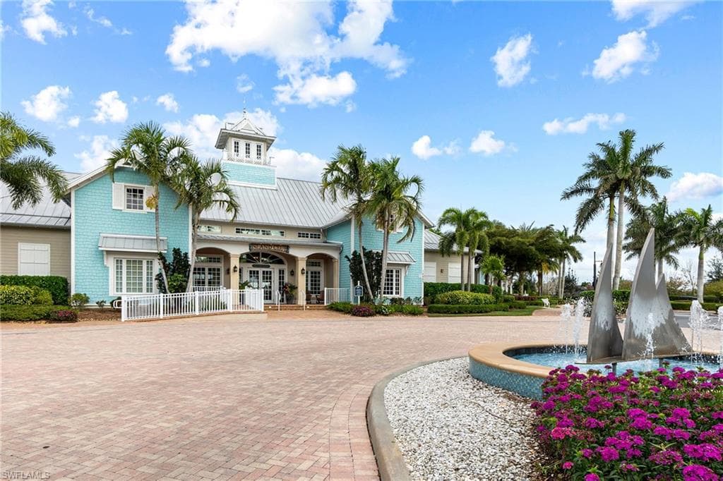 14540 Topsail Dr, Naples, FL 34114-3