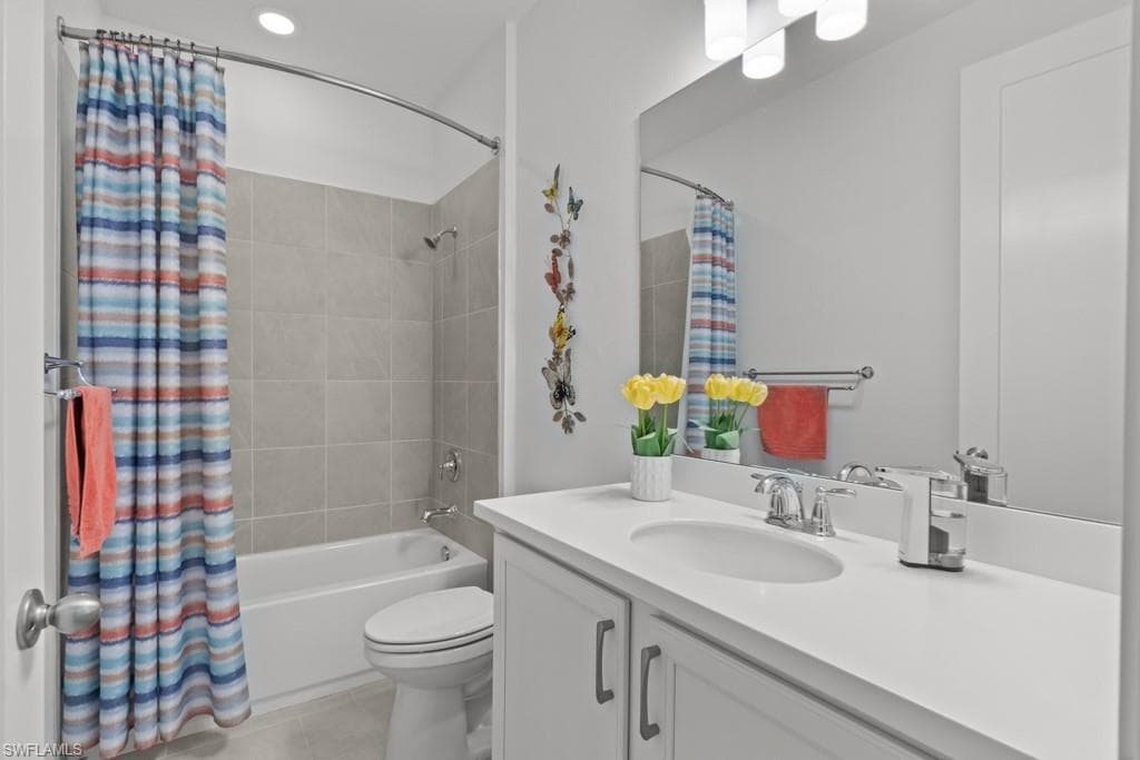 14540 Topsail Dr, Naples, FL 34114-42