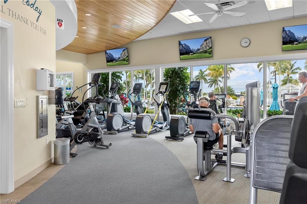 14540 Topsail Dr, Naples, FL 34114-4