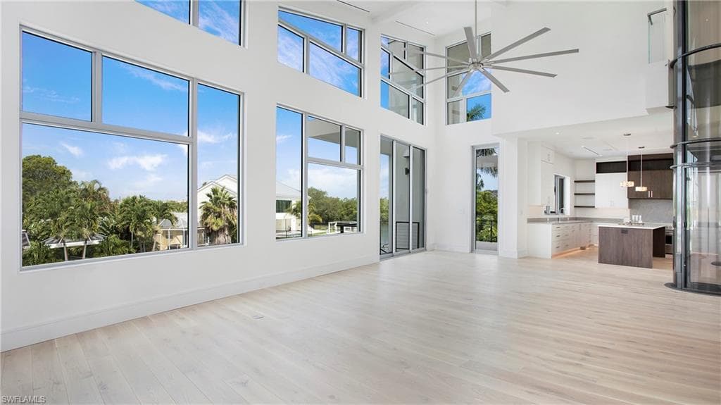 1798 Holiday Ln, Naples, FL 34104-9