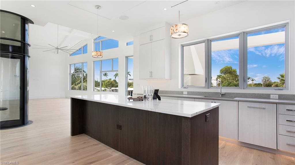 1798 Holiday Ln, Naples, FL 34104-15