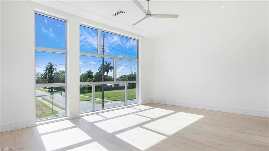 1798 Holiday Ln, Naples, FL 34104-16