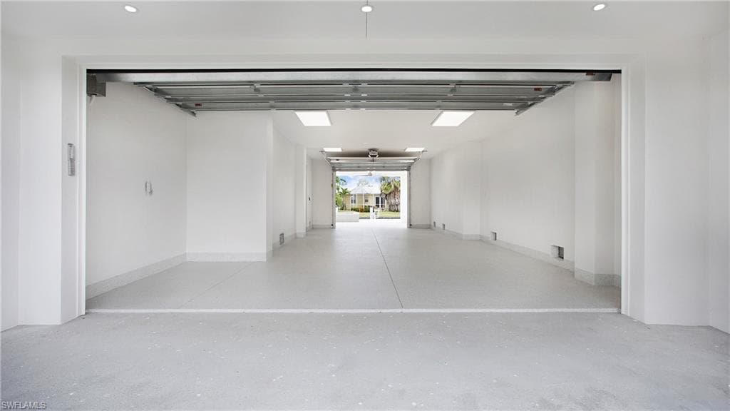 1798 Holiday Ln, Naples, FL 34104-32