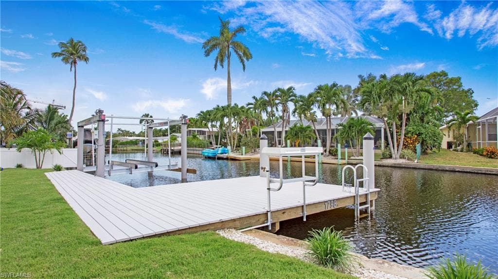 1798 Holiday Ln, Naples, FL 34104-34