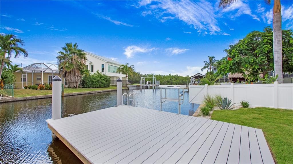 1798 Holiday Ln, Naples, FL 34104-36