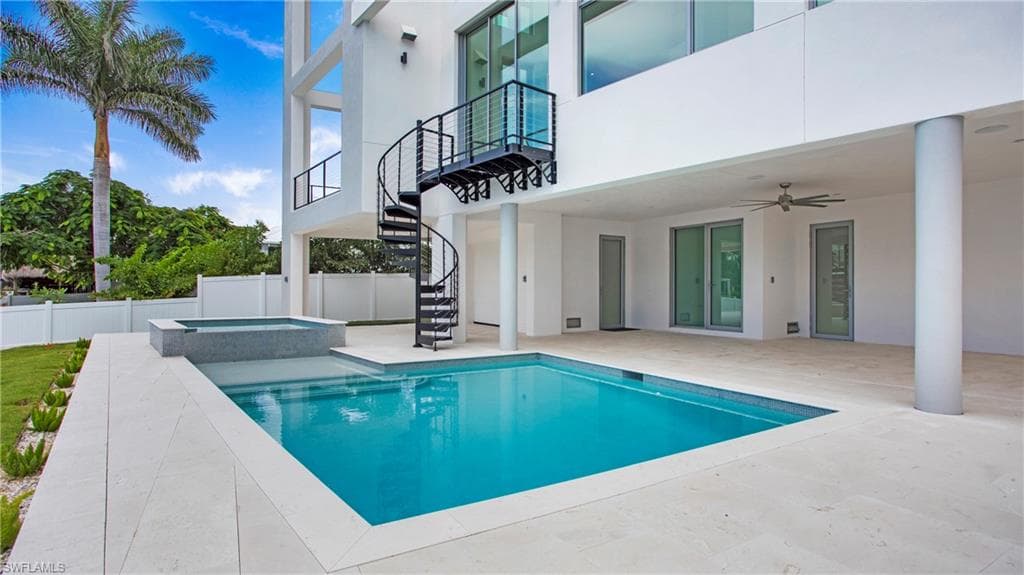 1798 Holiday Ln, Naples, FL 34104-37