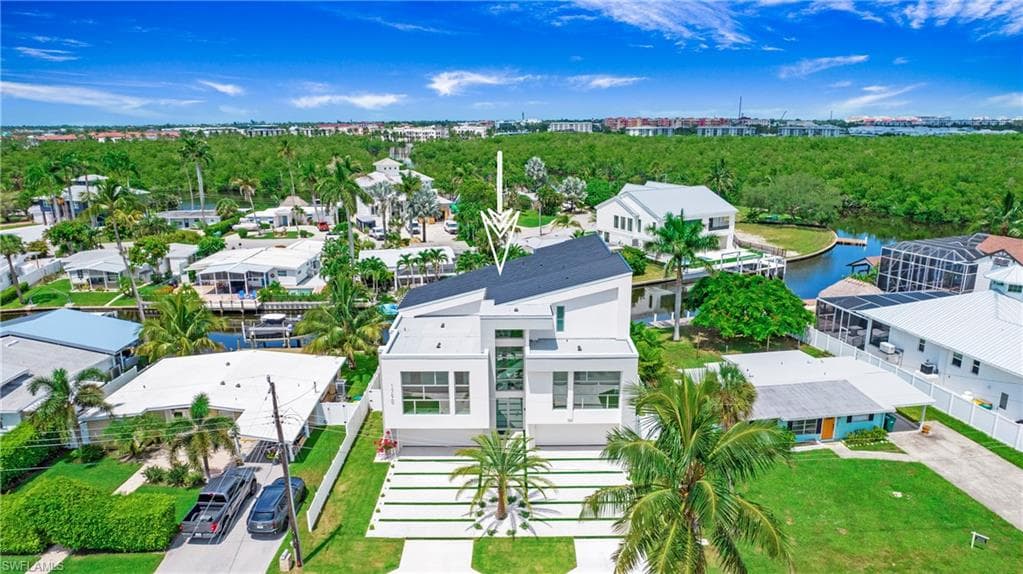 1798 Holiday Ln, Naples, FL 34104-40