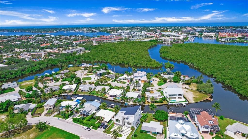 1798 Holiday Ln, Naples, FL 34104-43