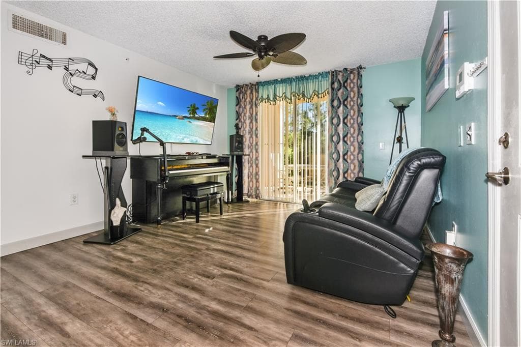 1160 Wildwood Lakes Blvd 9, Naples, FL 34104-4