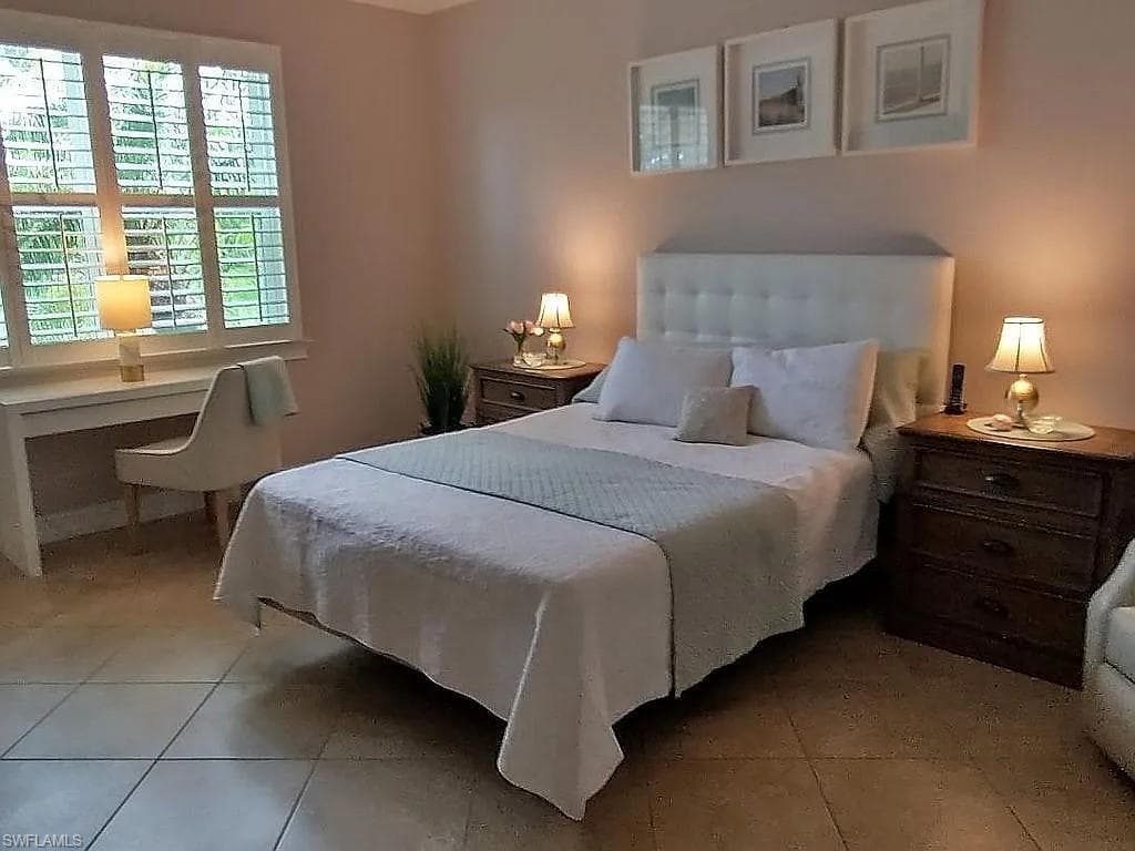 14658 Topsail Dr, Naples, FL 34114-14