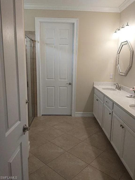 14658 Topsail Dr, Naples, FL 34114-15