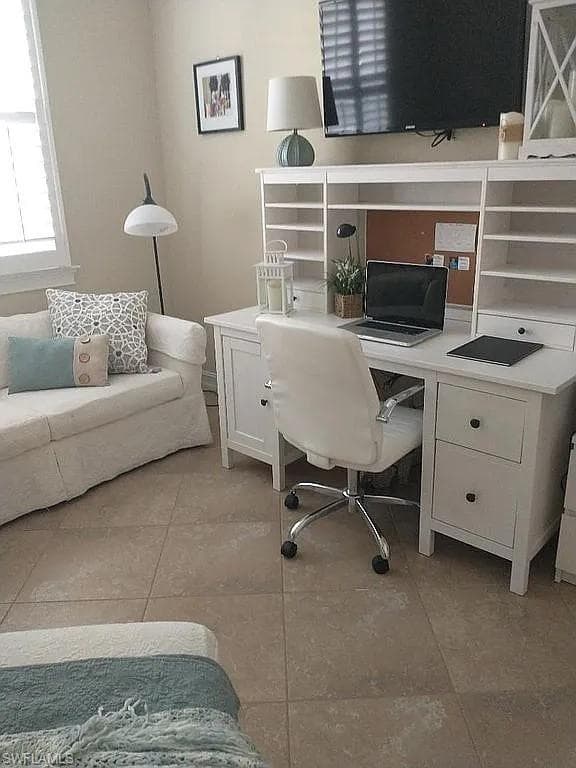 14658 Topsail Dr, Naples, FL 34114-19