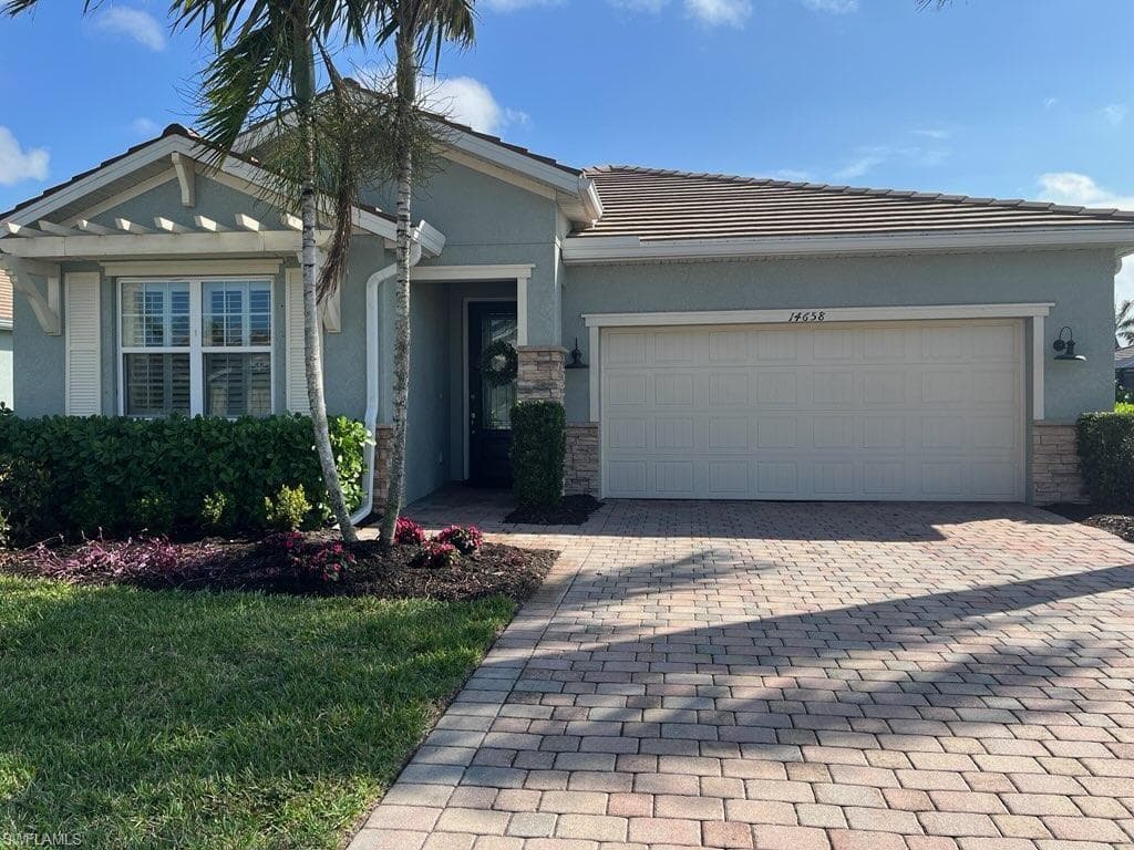 14658 Topsail Dr, Naples, FL 34114-2