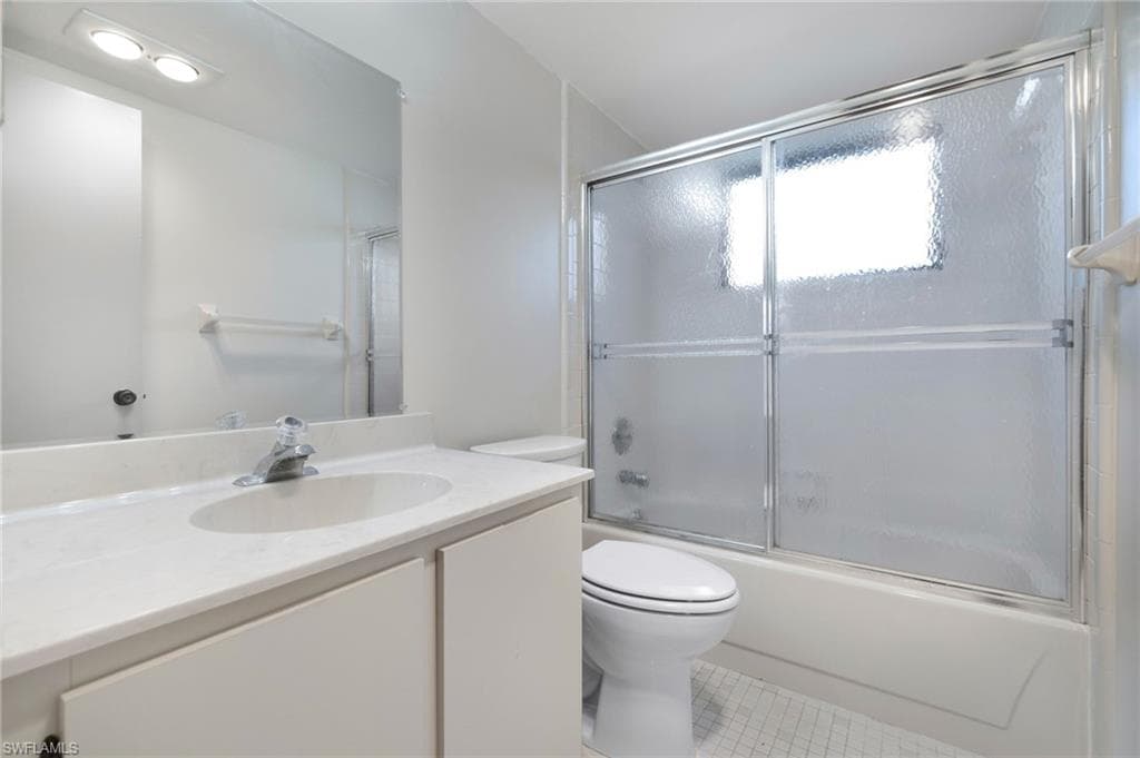 1814 Kings Lake Blvd 201, Naples, FL 34112-16