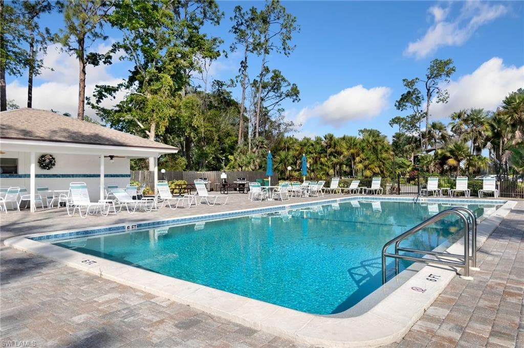 1814 Kings Lake Blvd 201, Naples, FL 34112-4