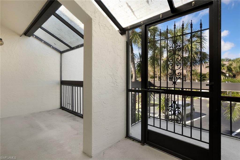1814 Kings Lake Blvd 201, Naples, FL 34112-5