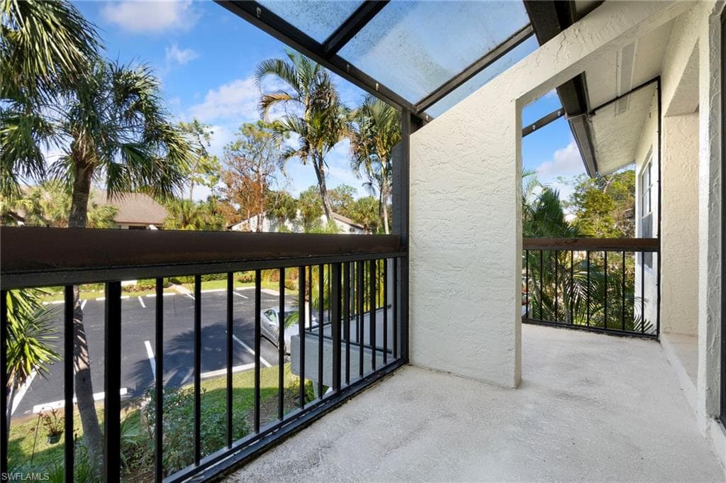 1814 Kings Lake Blvd 201, Naples, FL 34112-6
