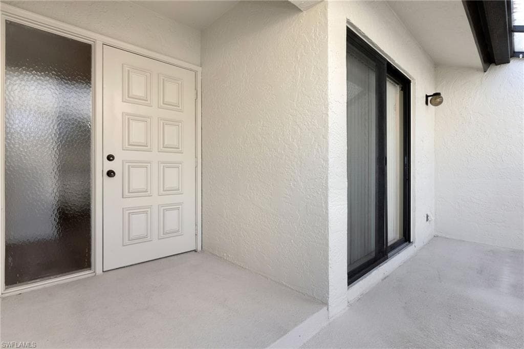 1814 Kings Lake Blvd 201, Naples, FL 34112-7