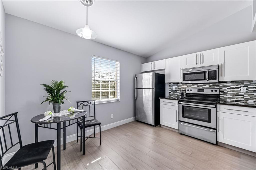 8075 Tiger Cv 1711, Naples, FL 34113-9