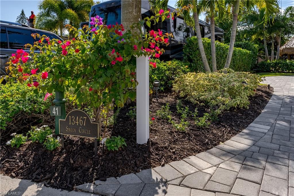 13467 Snook Cir, Naples, FL 34114-15