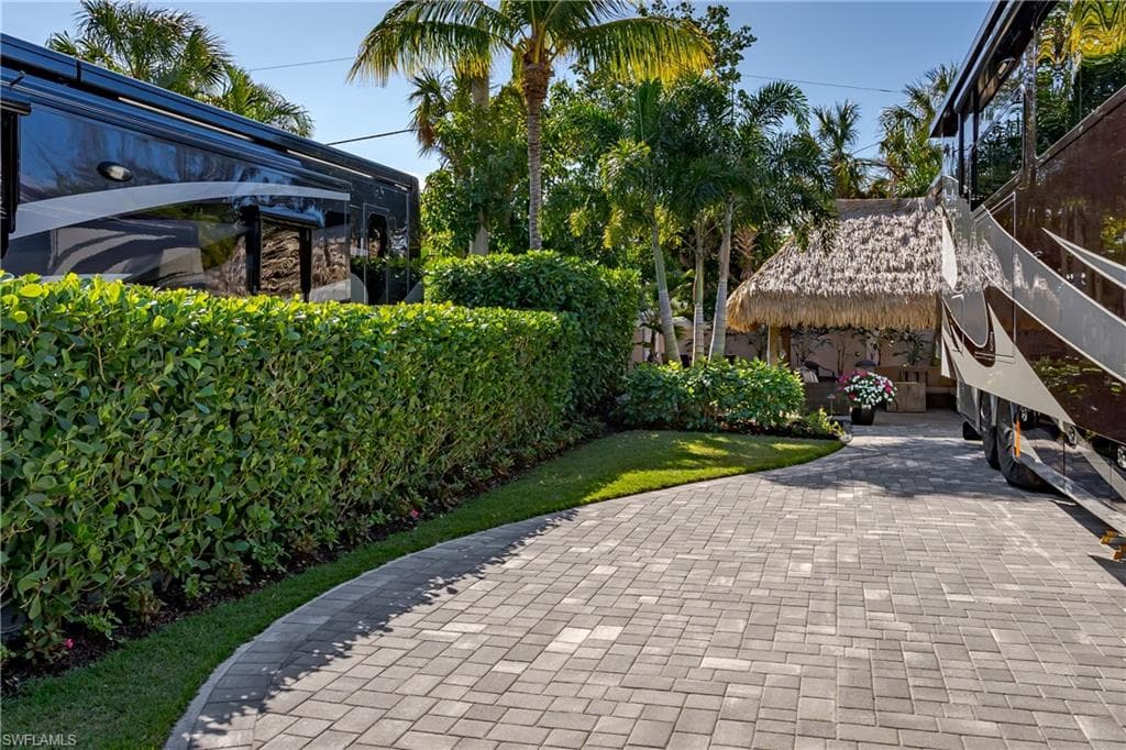 13467 Snook Cir, Naples, FL 34114-19