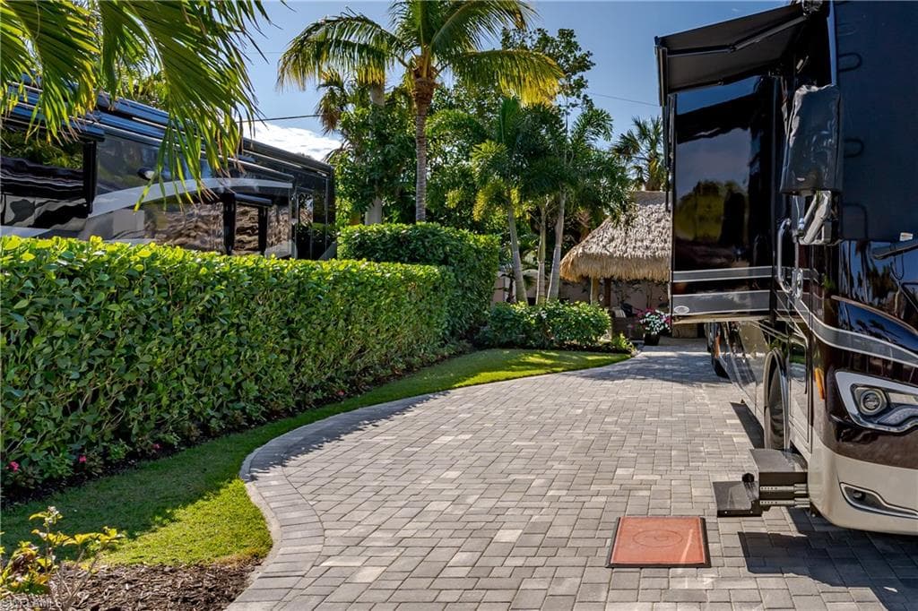 13467 Snook Cir, Naples, FL 34114-20