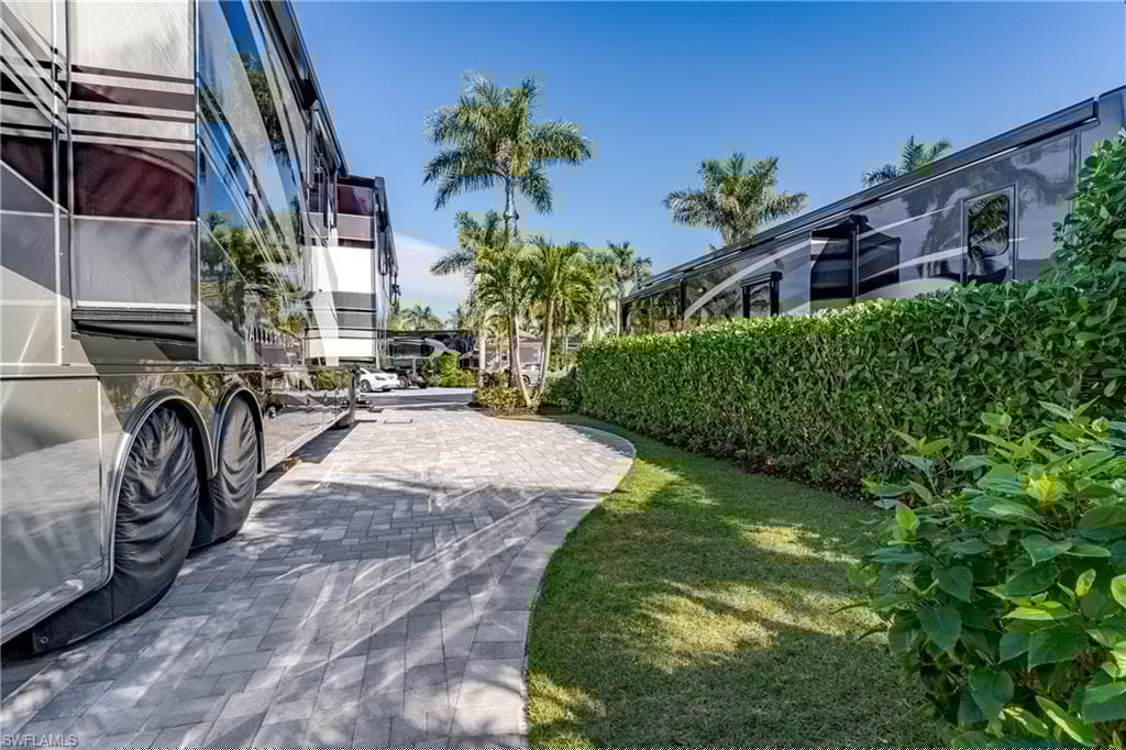 13467 Snook Cir, Naples, FL 34114-21