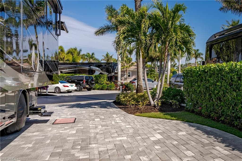 13467 Snook Cir, Naples, FL 34114-24