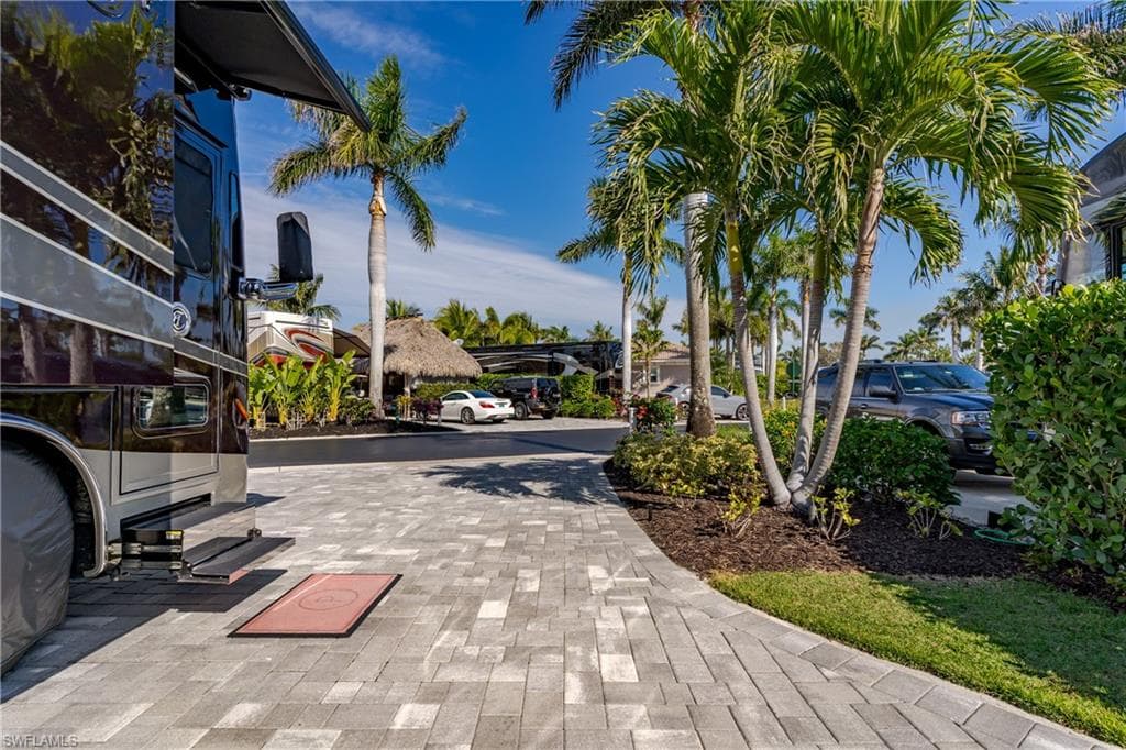13467 Snook Cir, Naples, FL 34114-25